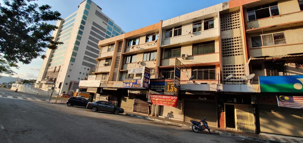 Escape Backpackers Kk Vandrerhjem Kota Kinabalu Eksteriør bilde
